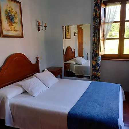 Elena Hotel *